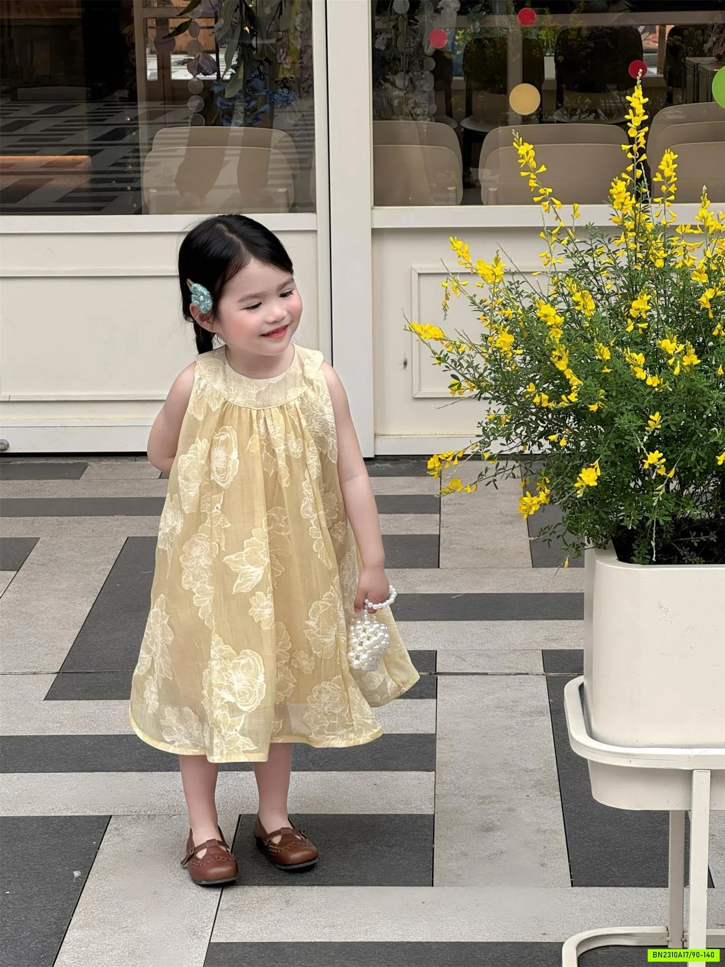 ĐẦM VOAN THÊU CỔ YẾM