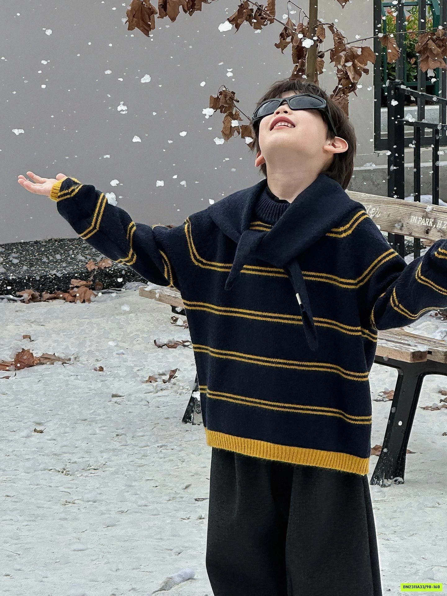 ÁO LEN KẺ VÀNG KÈM KHĂN