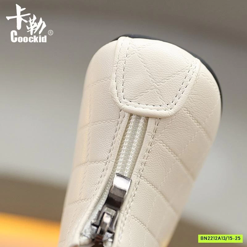 BOOT TRẦN TRÁM CỔ THẤP