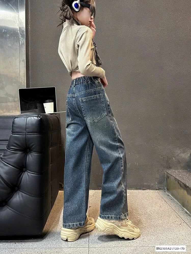 JEANS SUÔNG THÊU TRÁI TIM