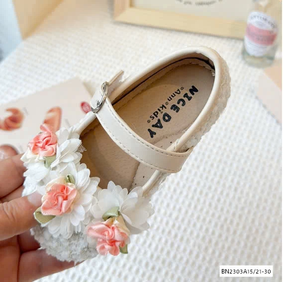 GIÀY BÚP BÊ HOA NỔI QUAI DÁN