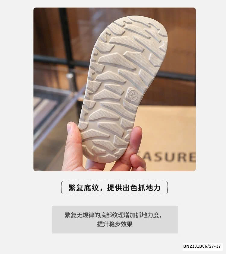 DÉP SANDAL HỌC SINH CHỮ W