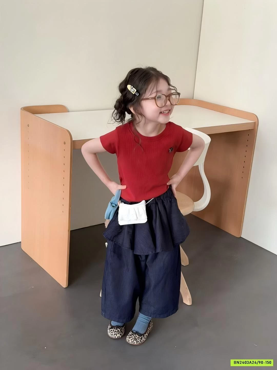 ÁO THUN ĐỎ MIX QUẦN SUÔNG LIỀN CHOÀNG VÁY