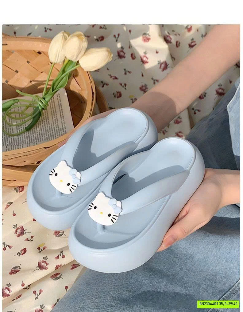 TÔNG KITTY ĐẾ BÁNH MỲ EVA