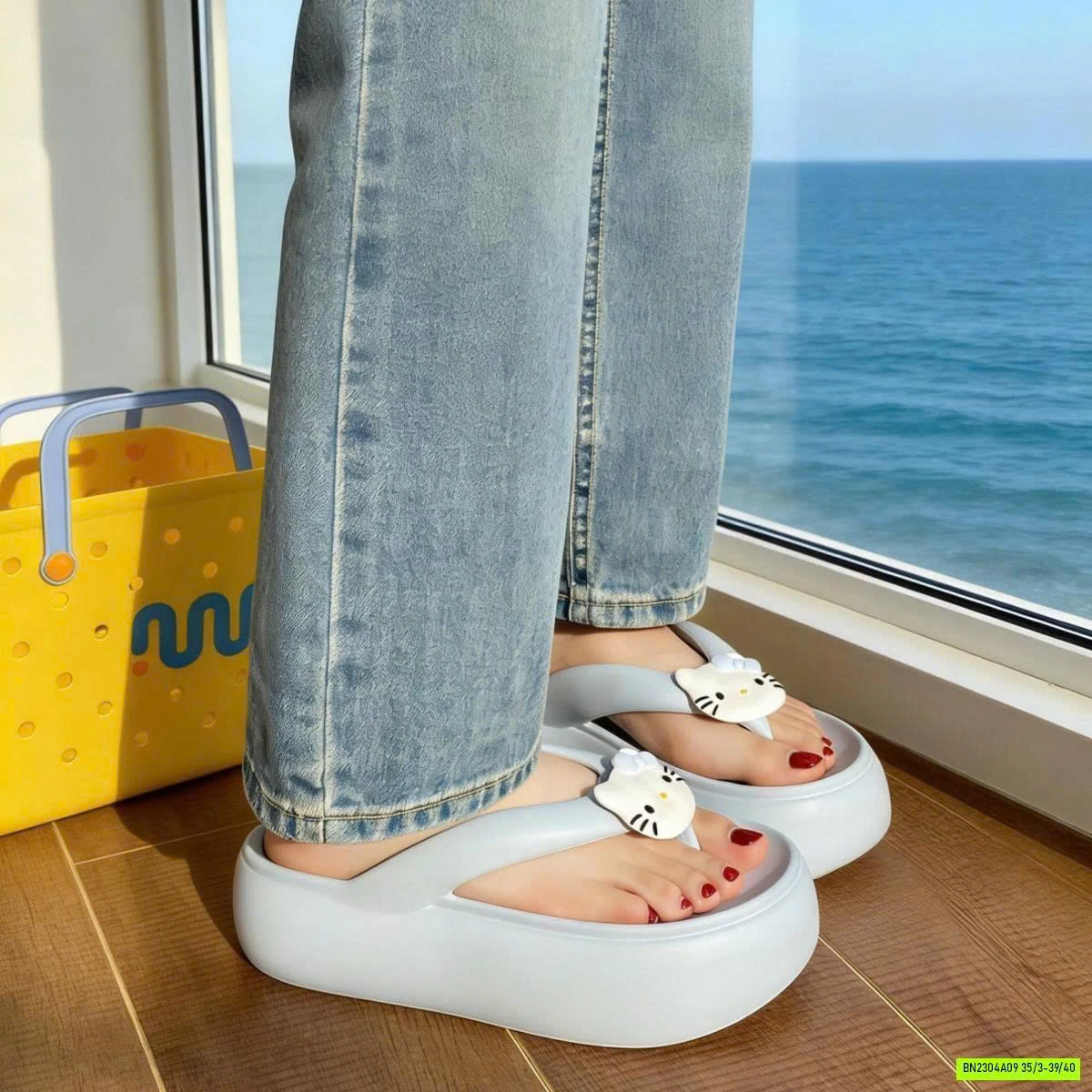 TÔNG KITTY ĐẾ BÁNH MỲ EVA