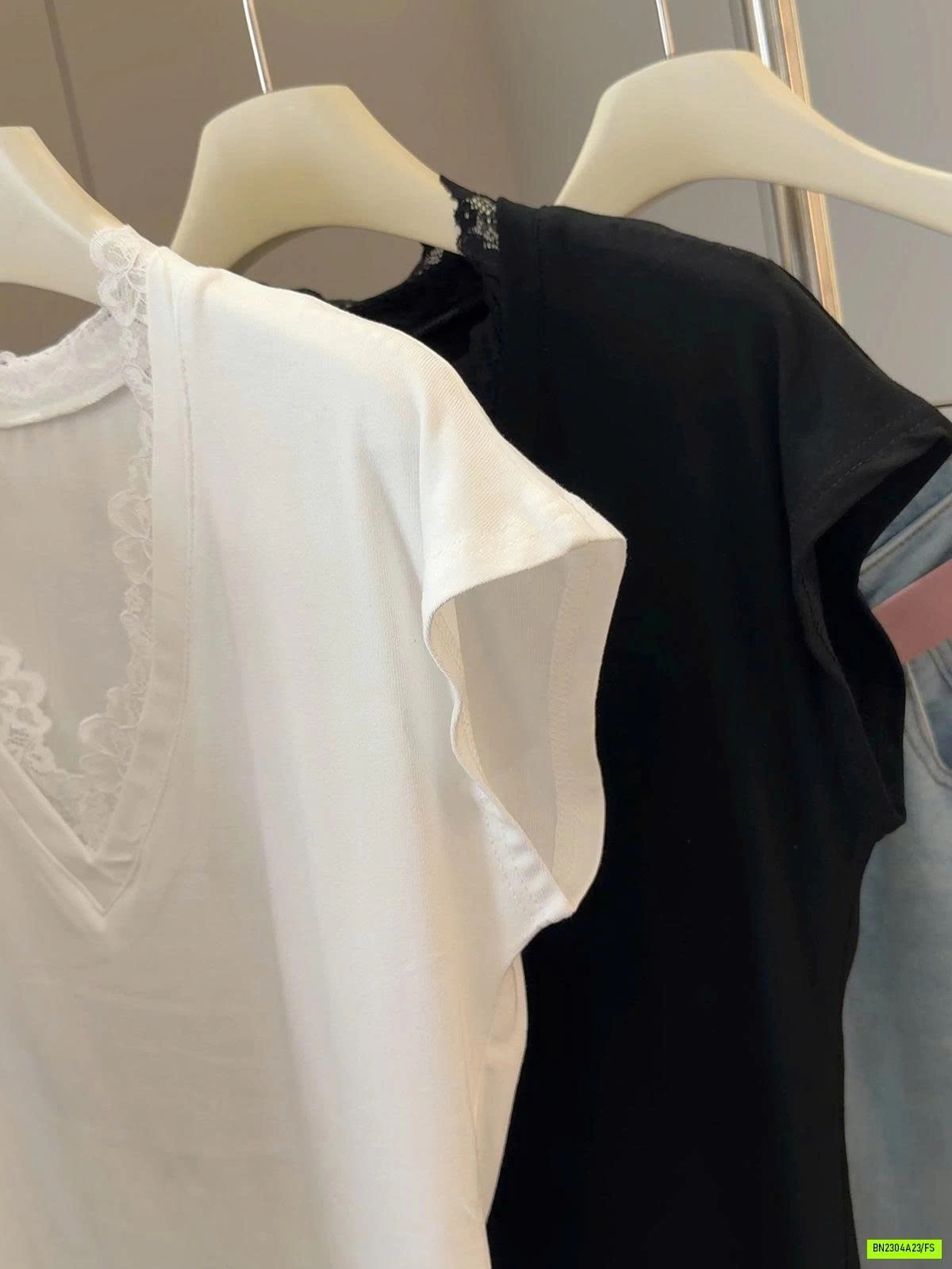 ÁO THUN TAY HẾN VIỀN REN