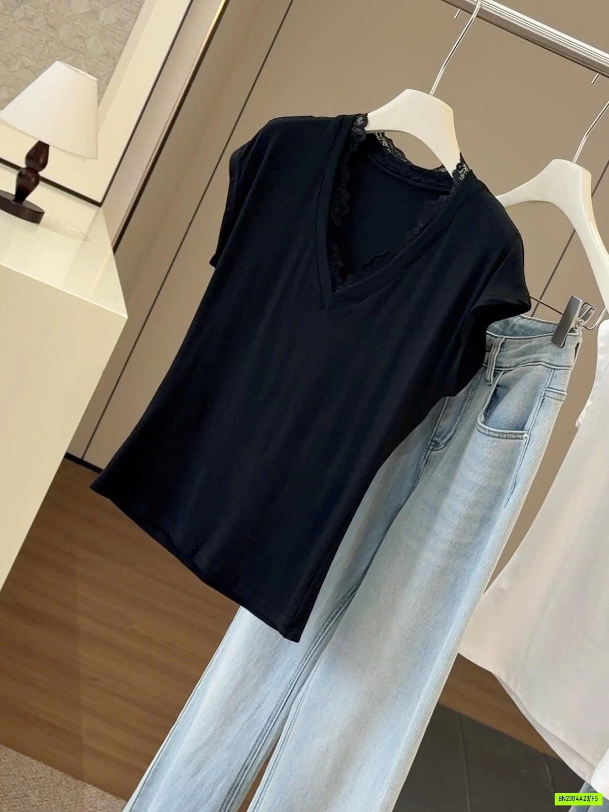 ÁO THUN TAY HẾN VIỀN REN