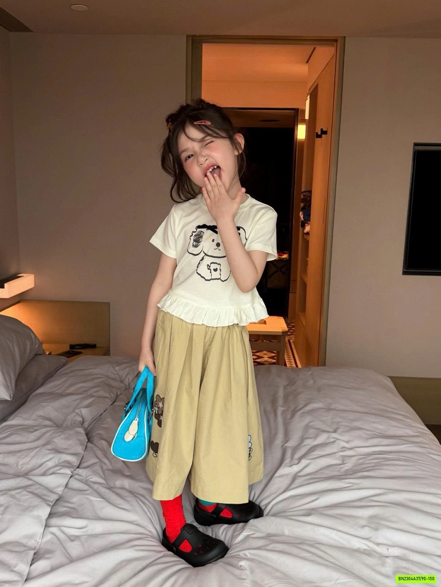 ÁO CÚN VIỀN BÈO MIX QUẦN ỐNG RỘNG