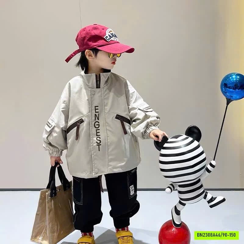 KHOÁC GIÓ CỔ BẺ TÚI CHÉO