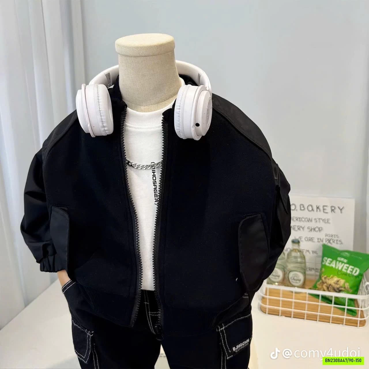 KHOÁC NỈ BOMBER ĐEN