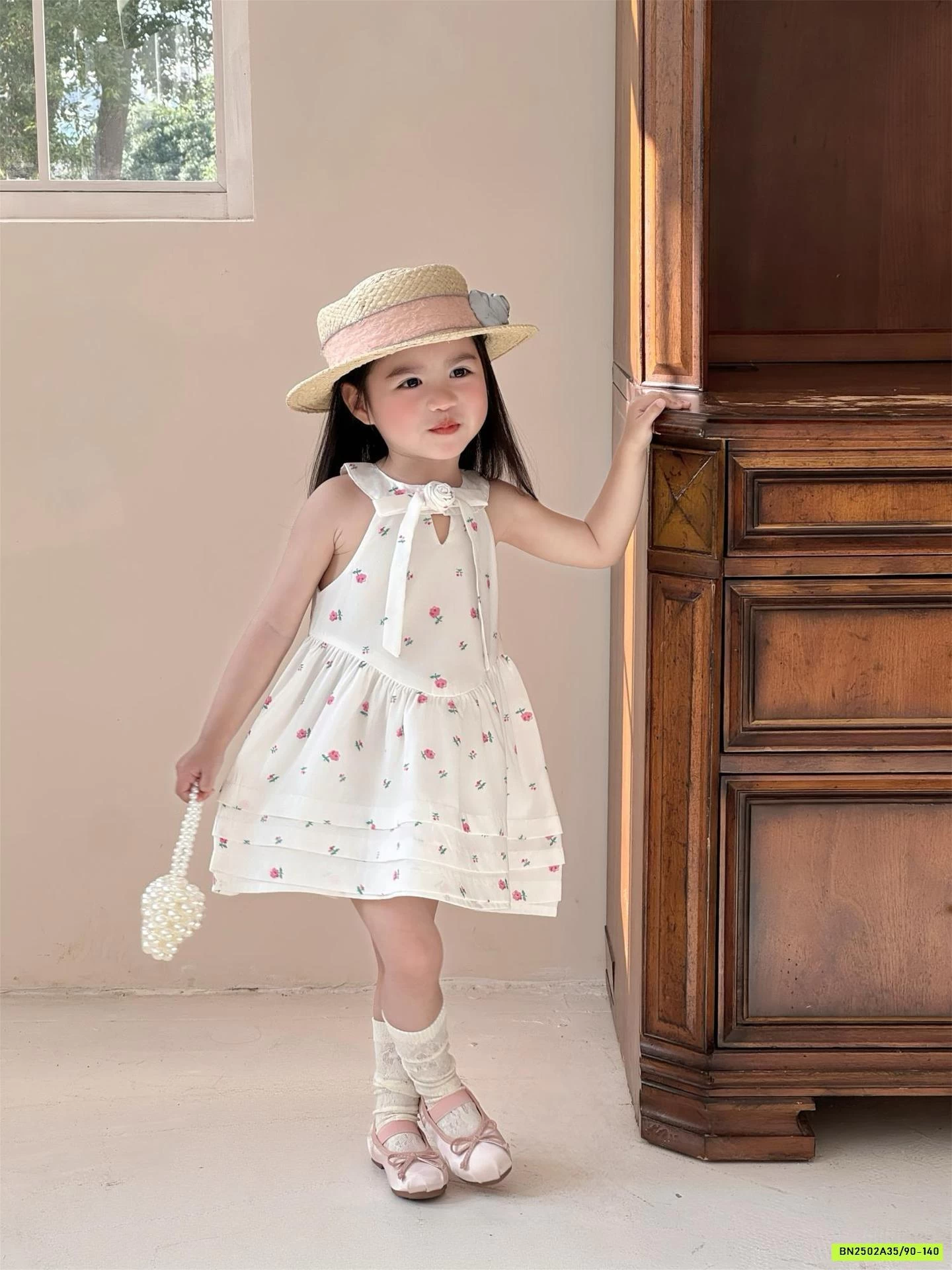 ĐẦM HOA HỒNG CỔ YẾM