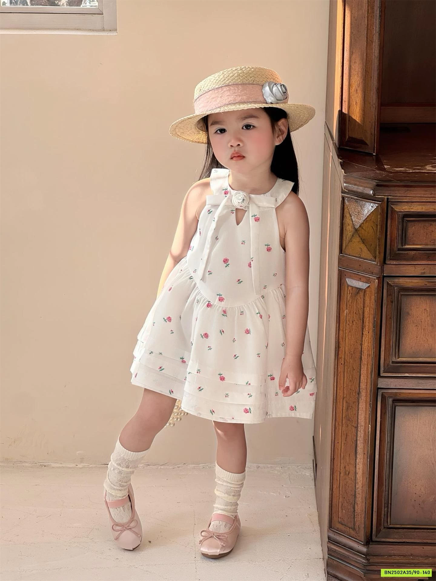 ĐẦM HOA HỒNG CỔ YẾM