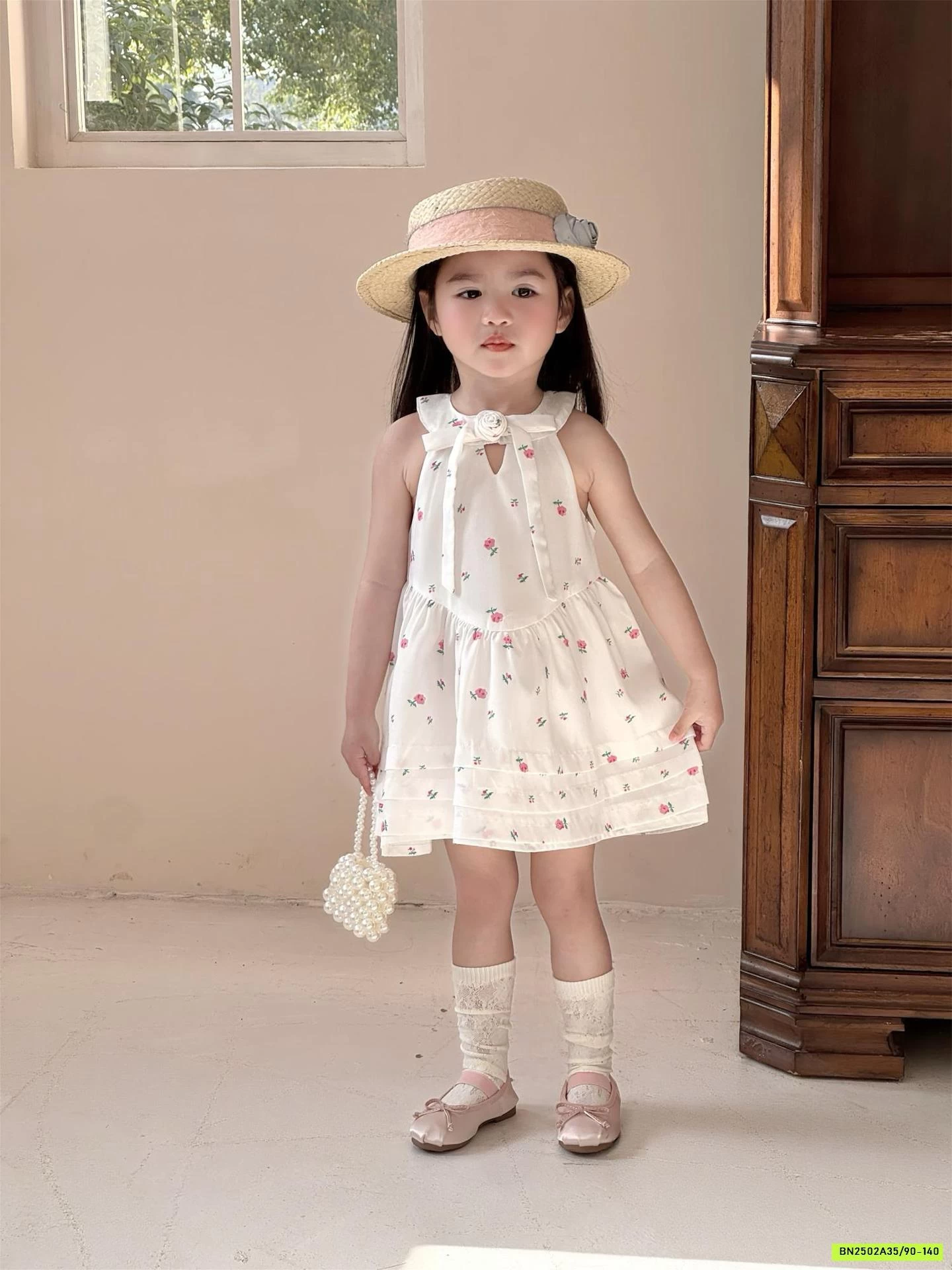 ĐẦM HOA HỒNG CỔ YẾM