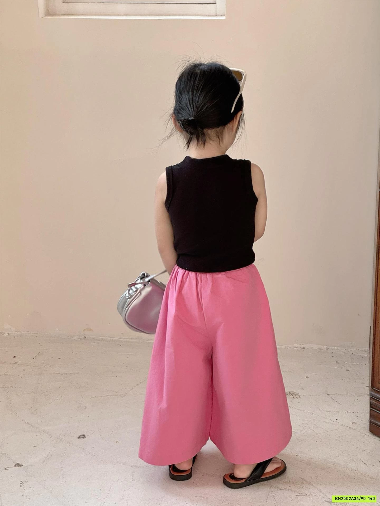 CROPTOP SÁT NÁCH MIX QUẦN HỒNG ỐNG RỘNG