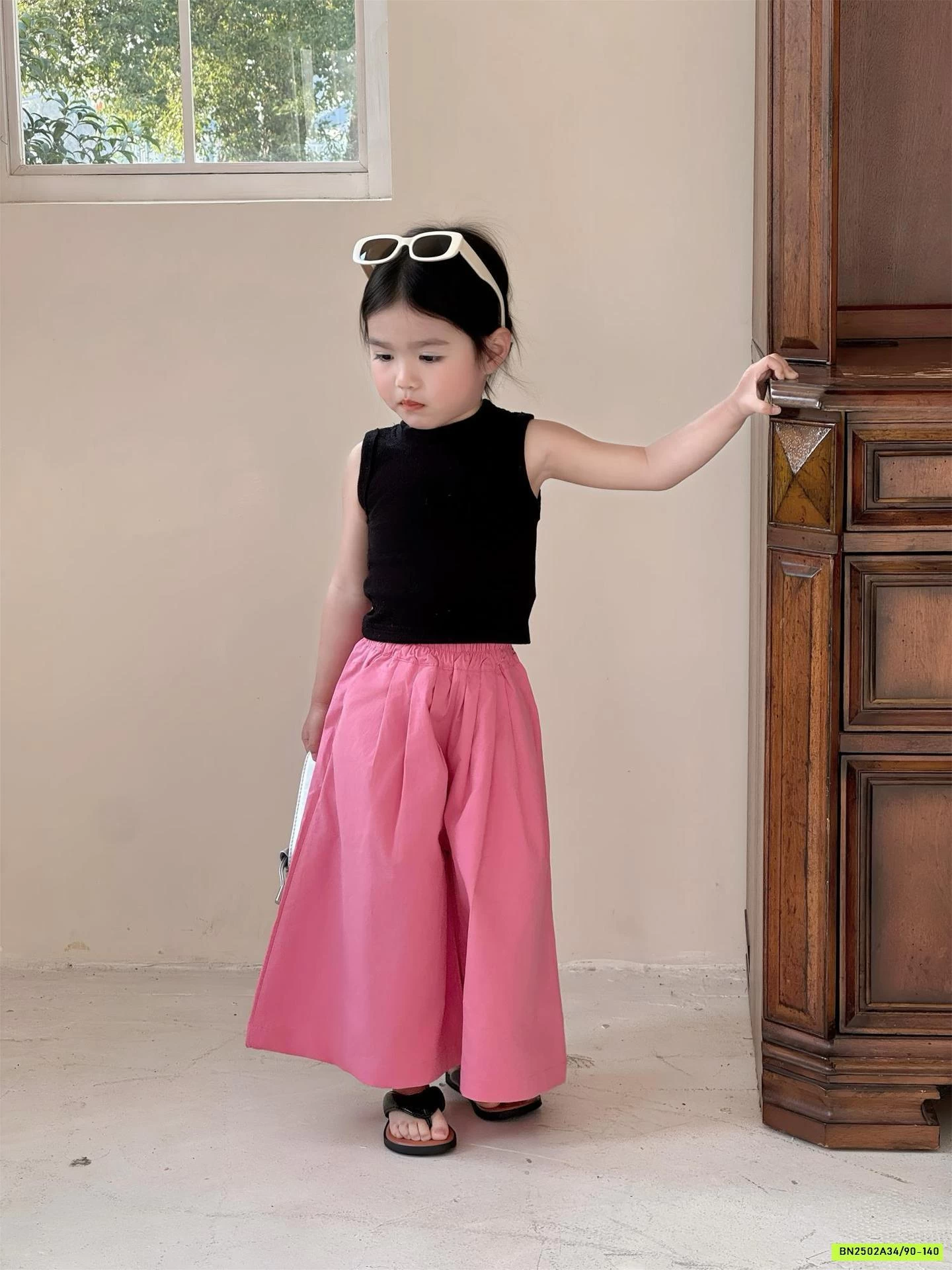 CROPTOP SÁT NÁCH MIX QUẦN HỒNG ỐNG RỘNG