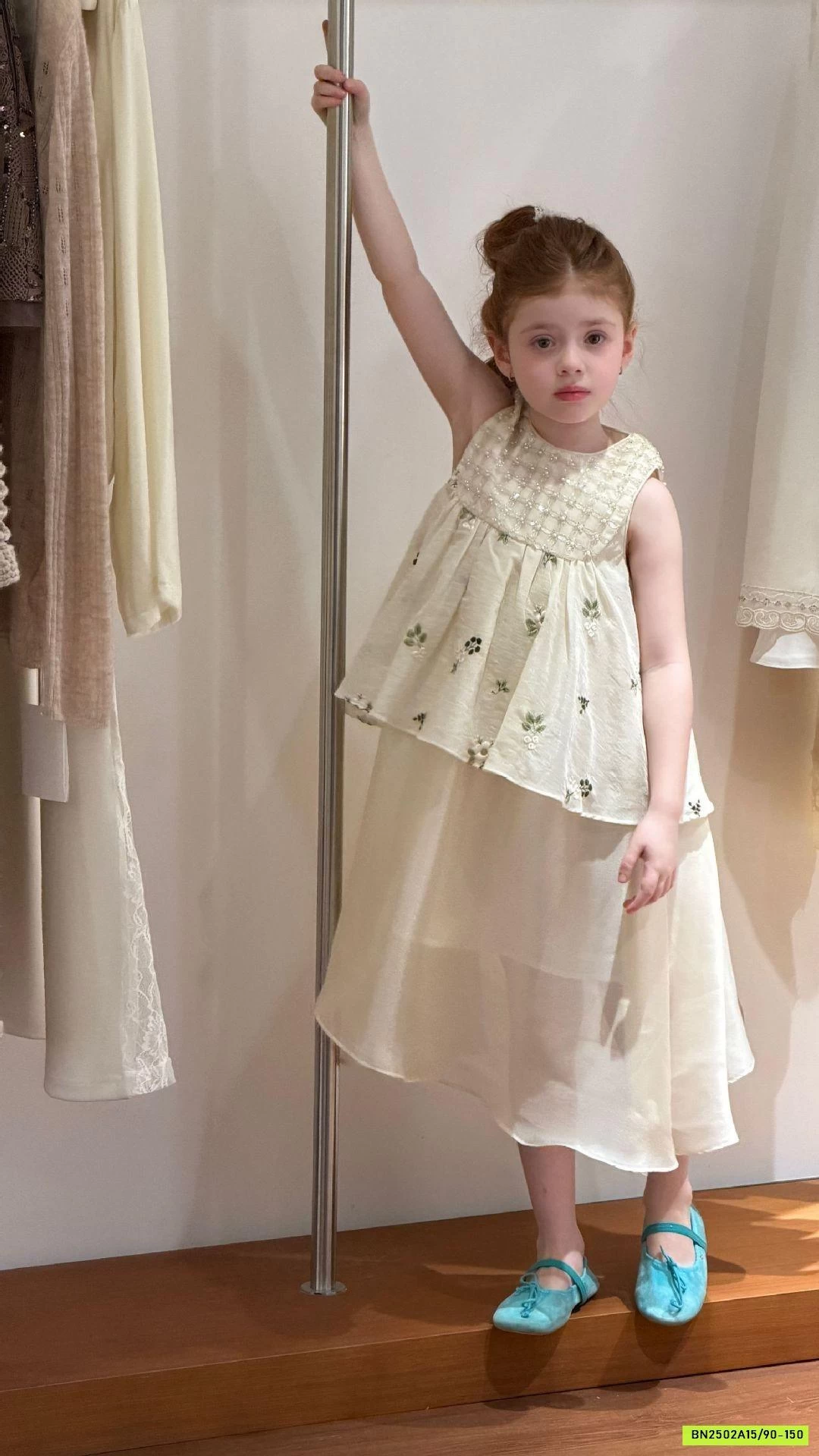 ĐẦM HOA THÊU CAO CẤP ĐÍNH CƯỜM