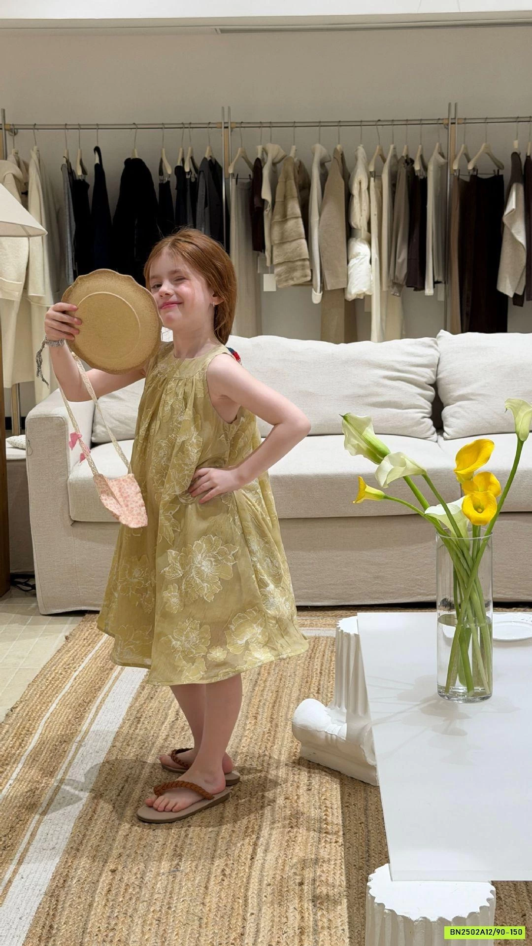 ĐẦM VOAN HOA CỔ YẾM