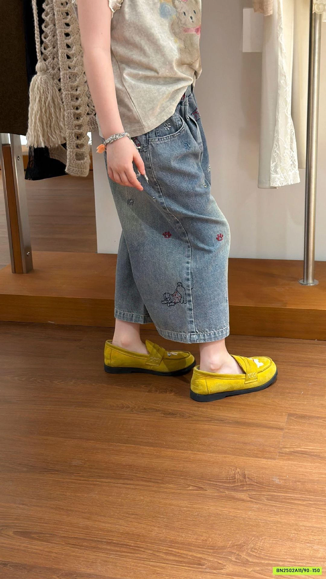 JEANS LỠ THÊU HOA