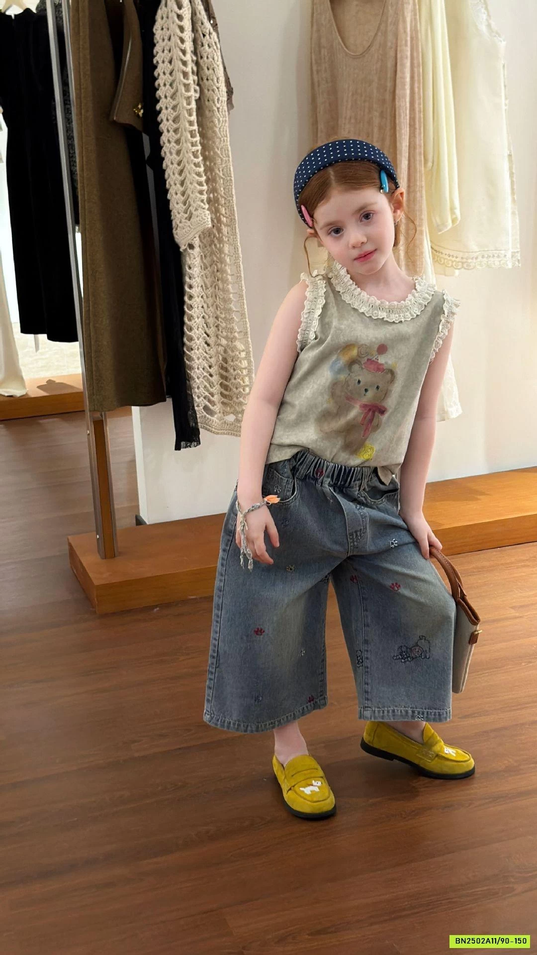 JEANS LỠ THÊU HOA