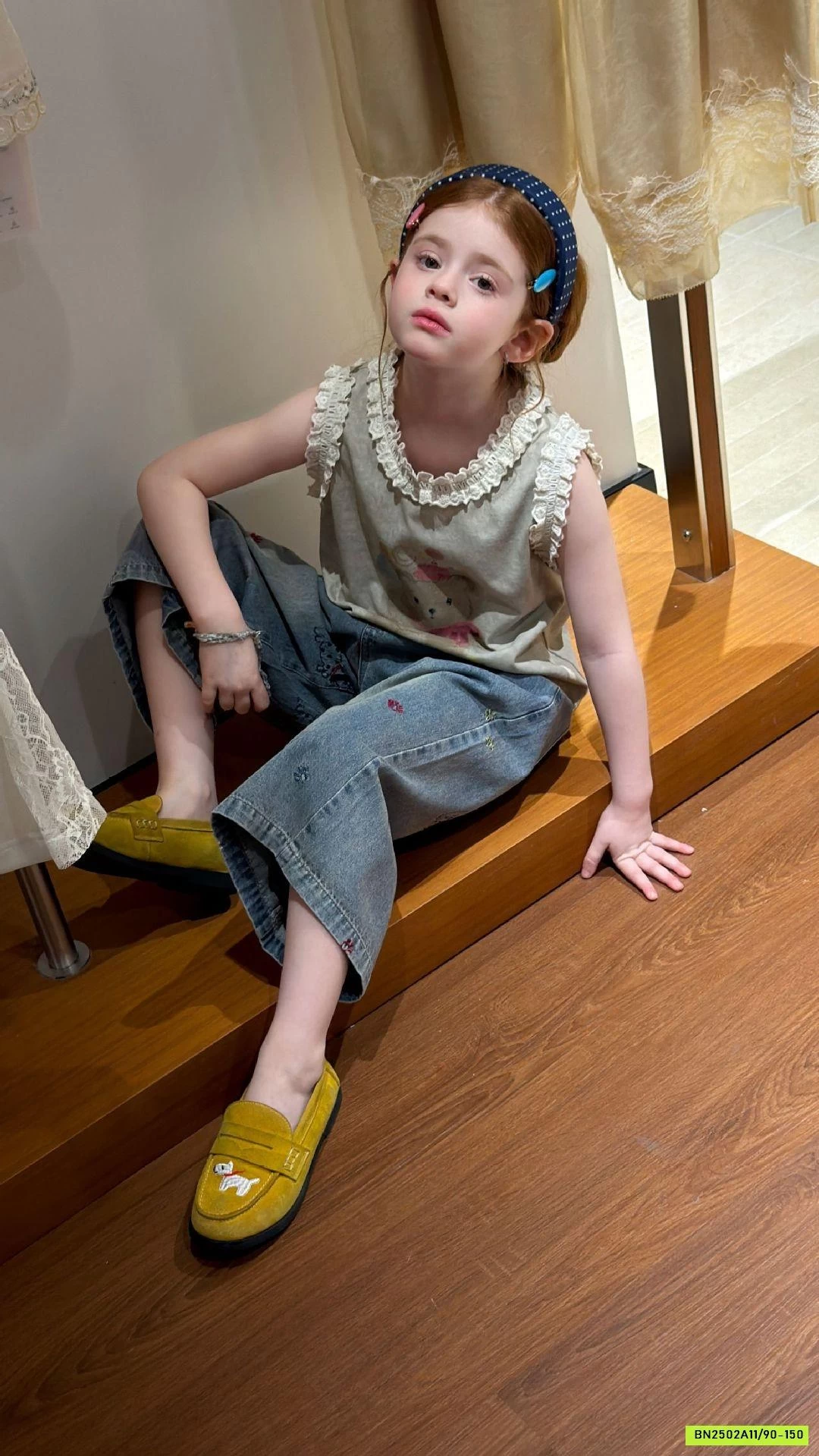 JEANS LỠ THÊU HOA