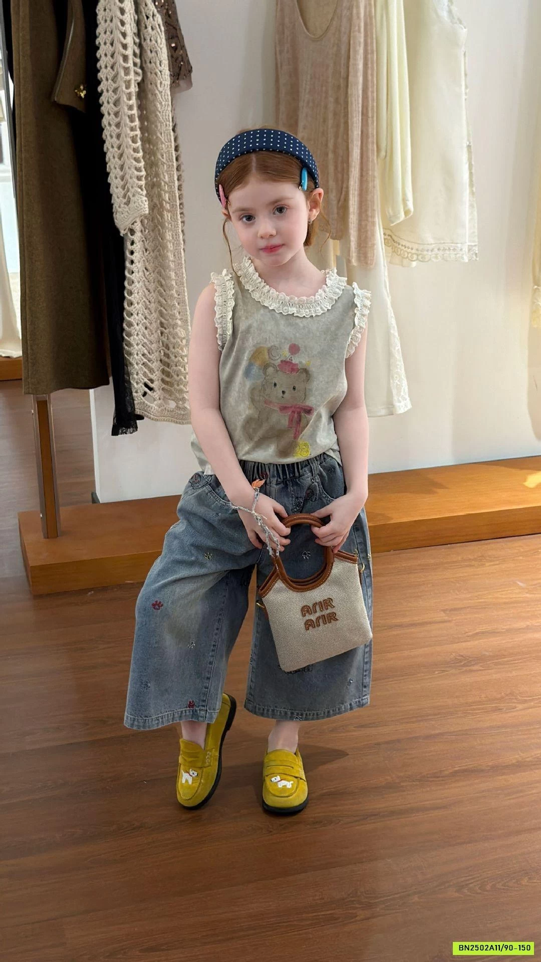 JEANS LỠ THÊU HOA