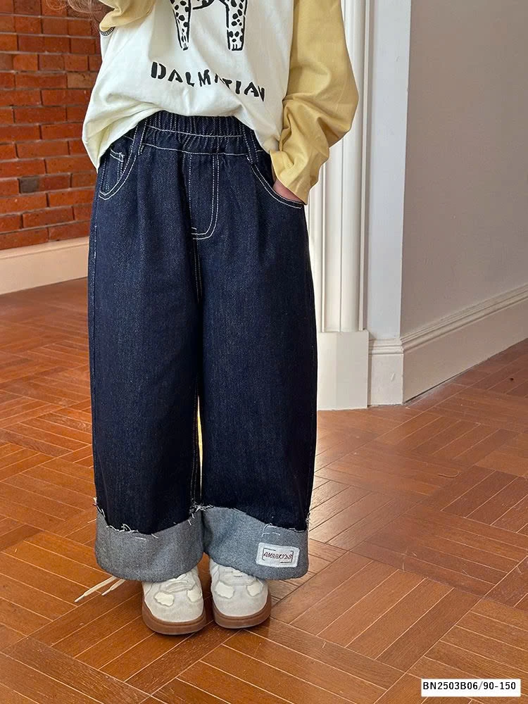 QUẦN JEAN XANH ĐẬM GẤP GẤ AMBB 25A008