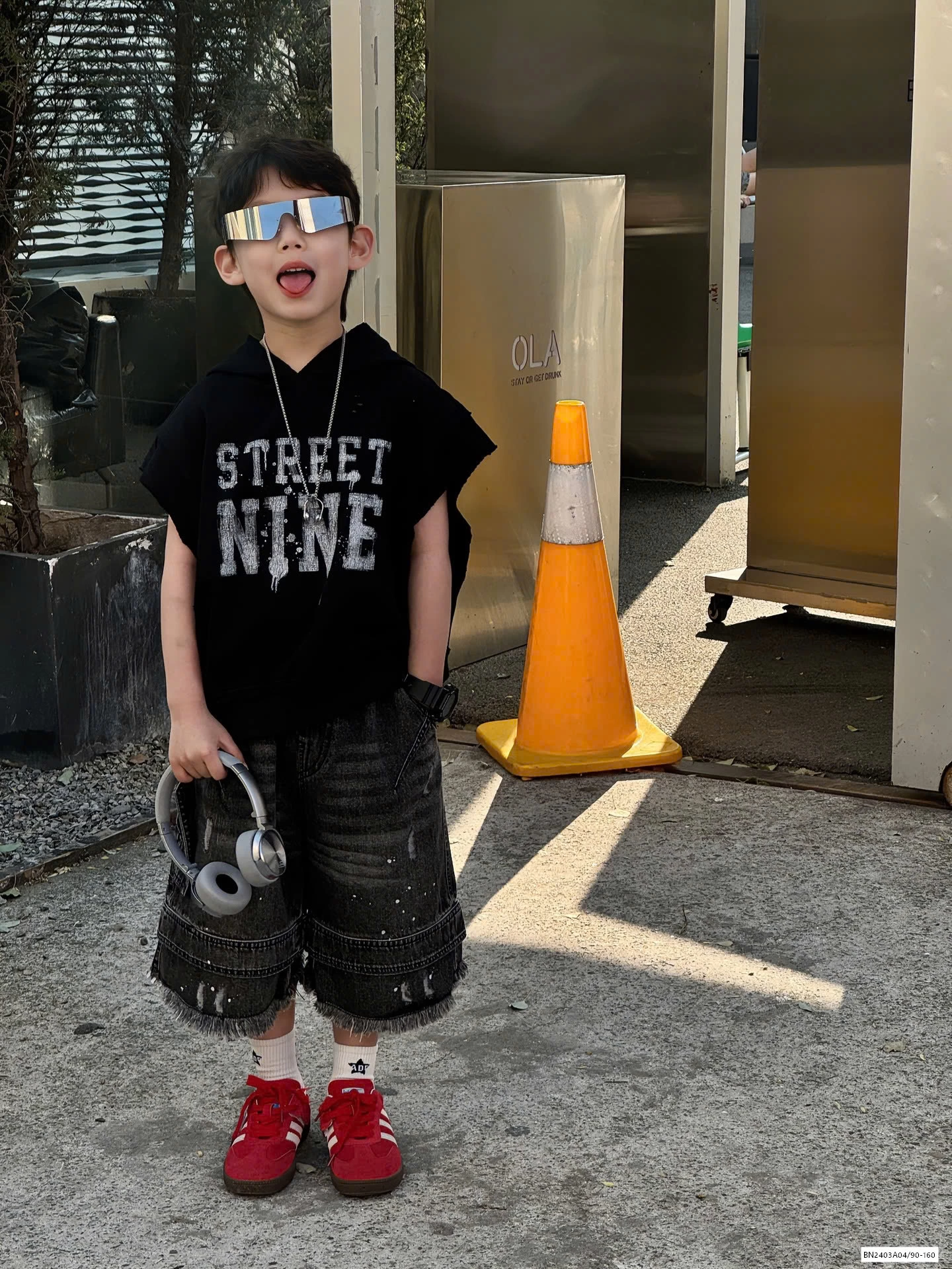 HOODIE TANKTOP IN CHỮ CÁ TÍNH