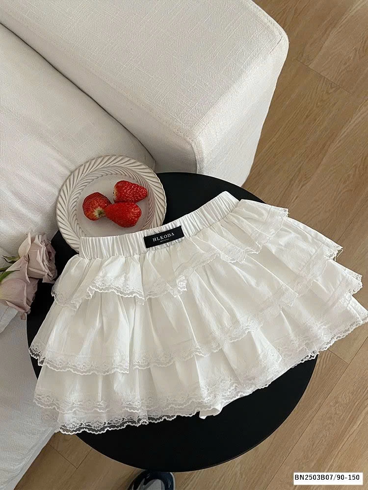 CHÂN VÁY REN TẦNG MIX ÁO THUN NƠ ĐỎ AMBB