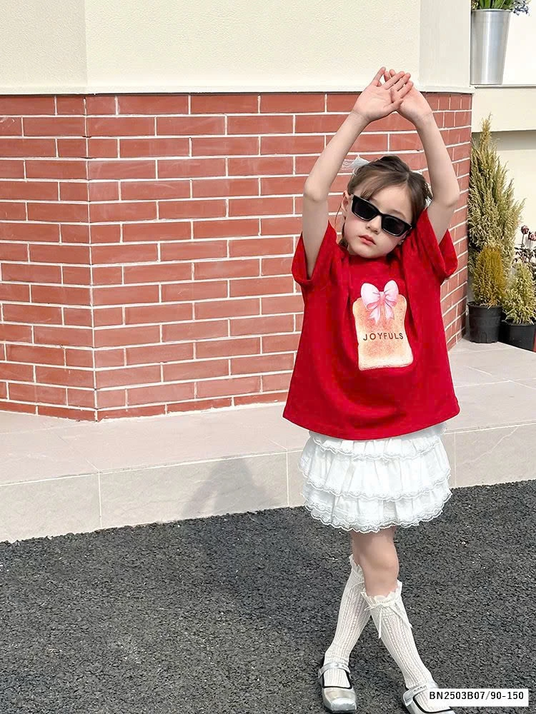 CHÂN VÁY REN TẦNG MIX ÁO THUN NƠ ĐỎ AMBB