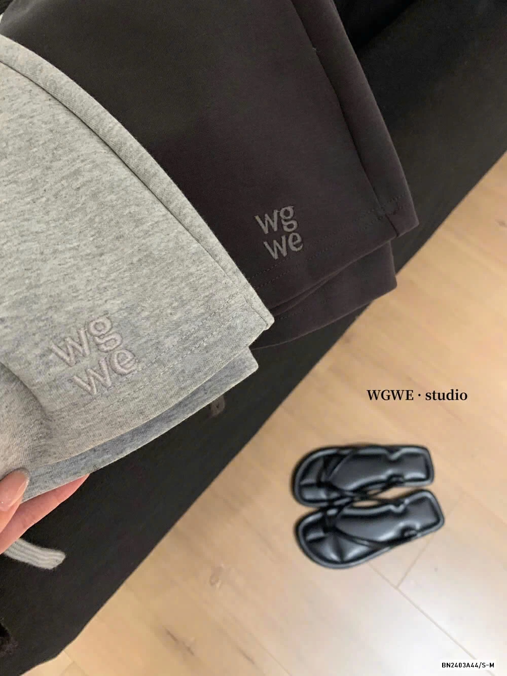 QUẦN VÁY CHỮ A WG.WE