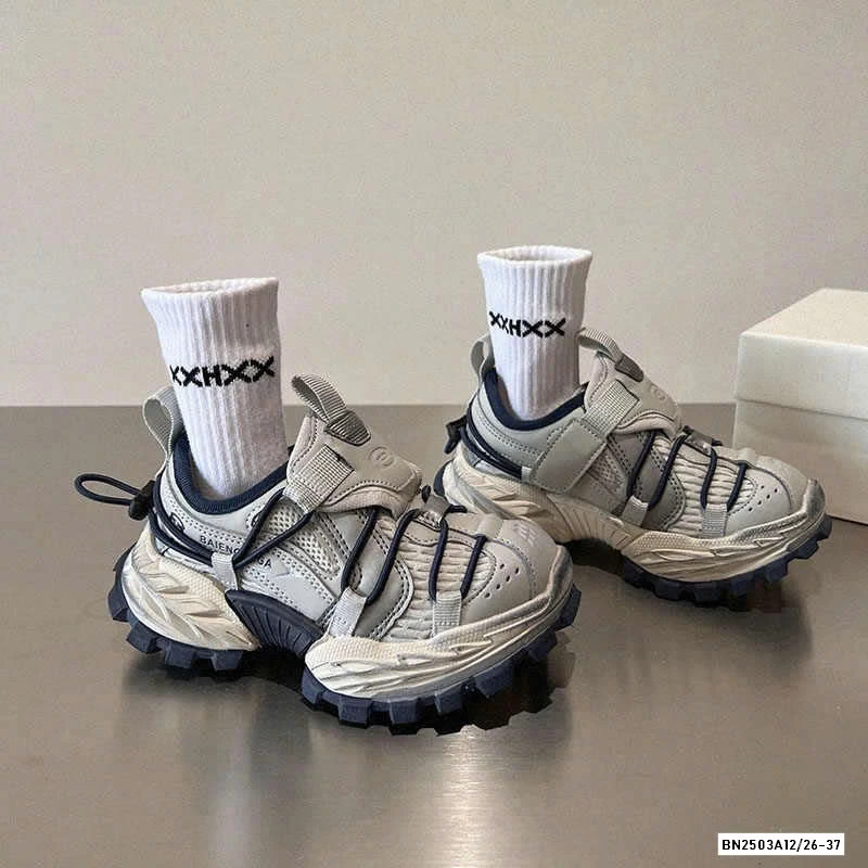 GIÀY THỂ THAO CÁ TÍNH