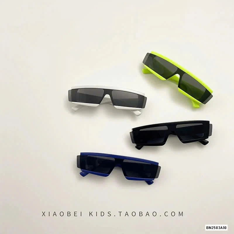 KÍNH RÂM PHỐI VIỀN MÀU BÉ