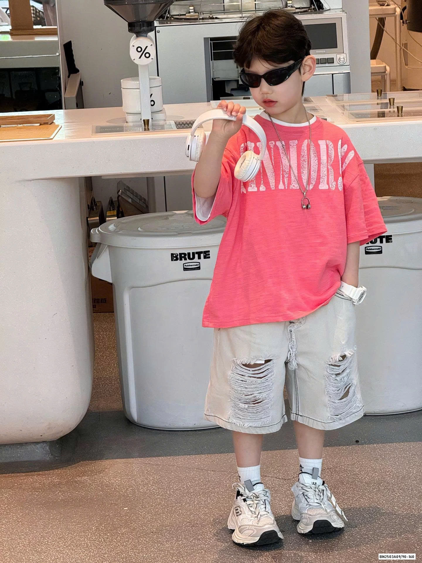 ÁO THUN HỒNG MIX SHORT TRẮNG RÁCH