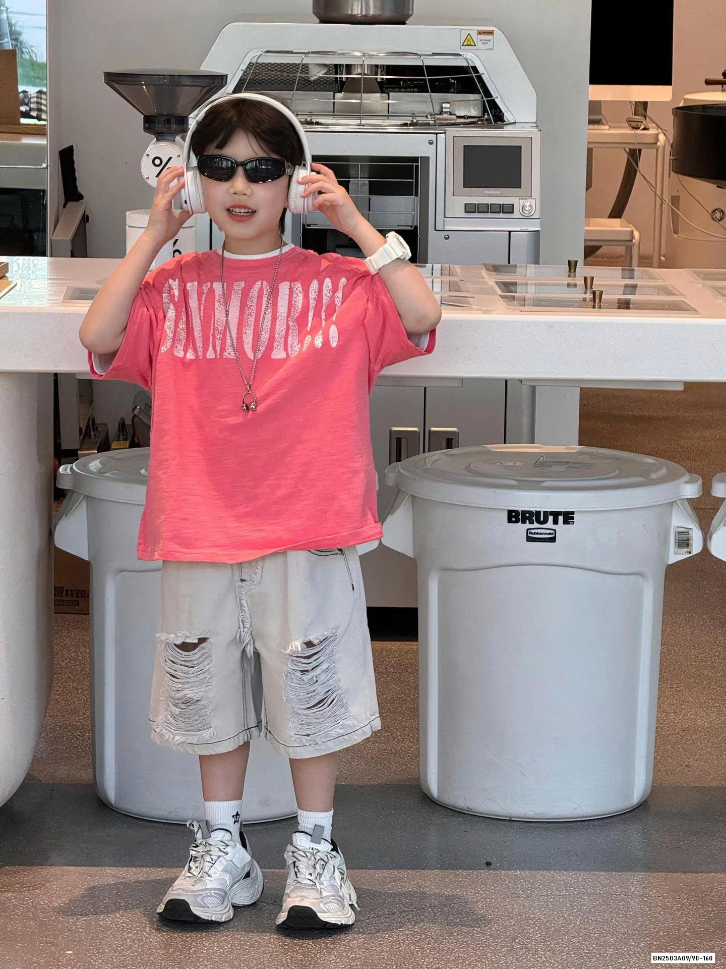 ÁO THUN HỒNG MIX SHORT TRẮNG RÁCH