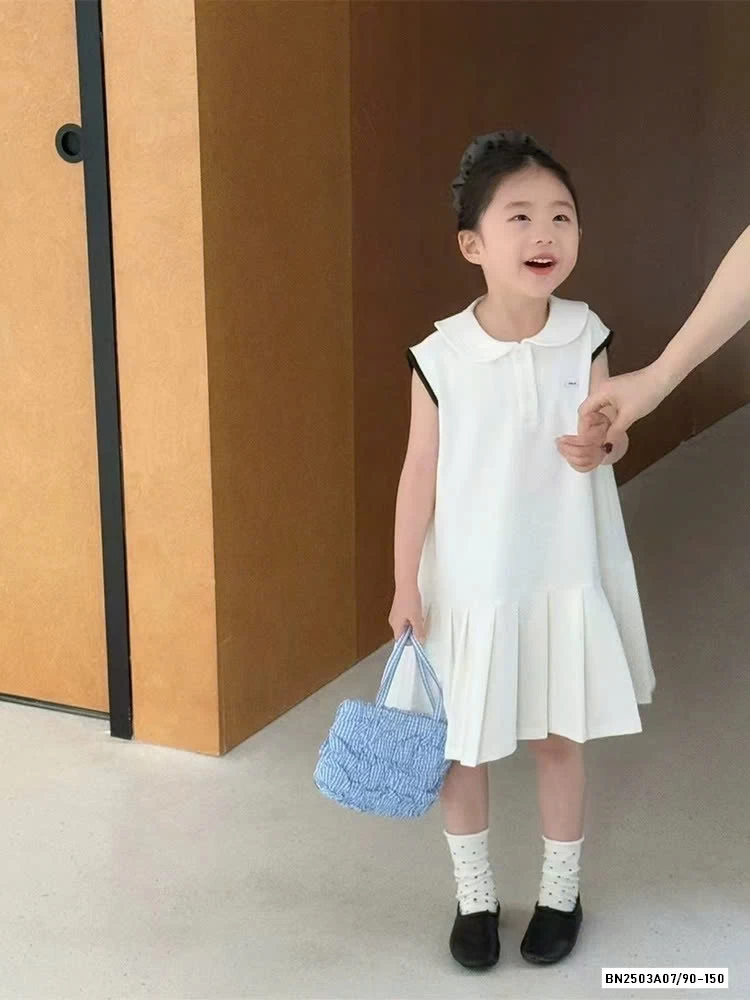 ĐẦM CỔ SEN CHÂN LY SÁT NÁCH