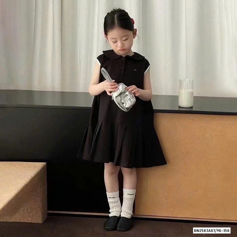 ĐẦM CỔ SEN CHÂN LY SÁT NÁCH