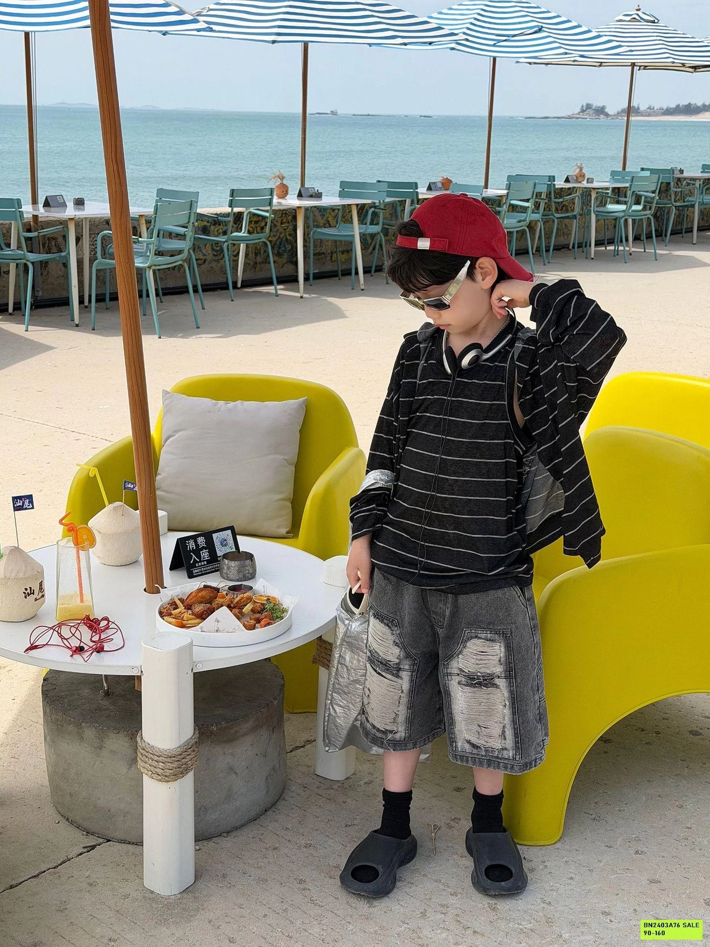 SHORT JEANS ĐEN RÁCH VÁ GỐI FANSHU