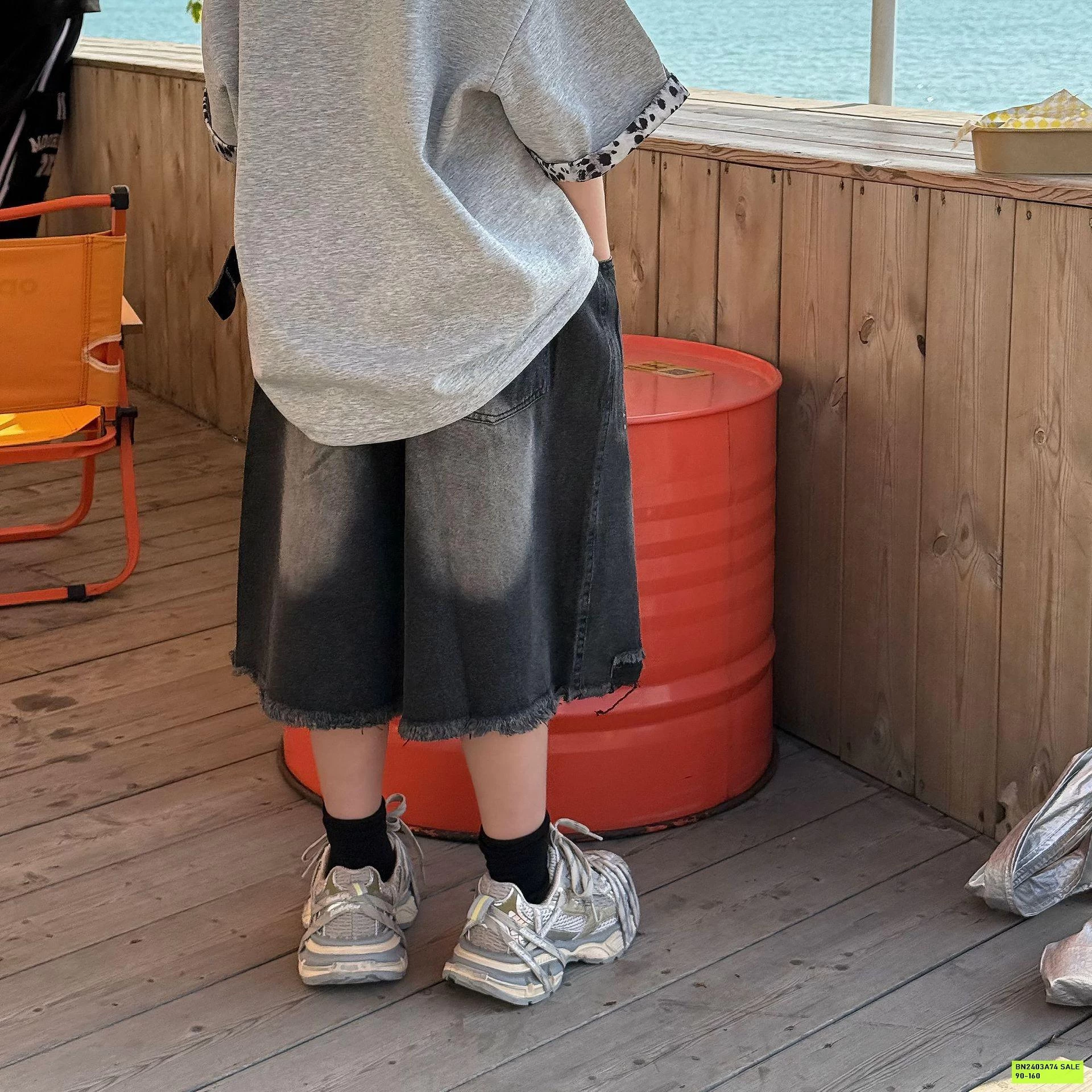 SHORT JEANS ĐEN LOANG VẢY SƠN FANSHU