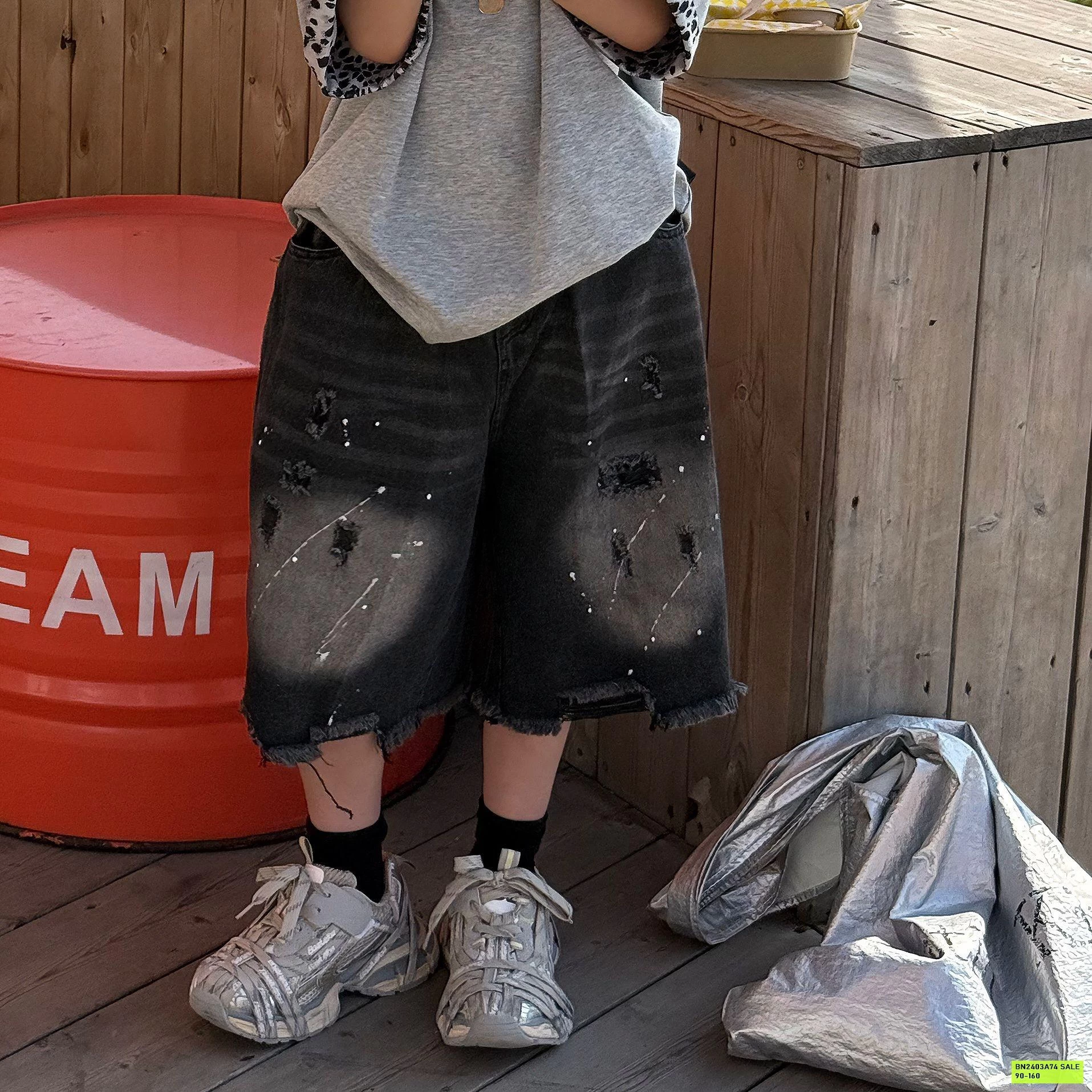 SHORT JEANS ĐEN LOANG VẢY SƠN FANSHU