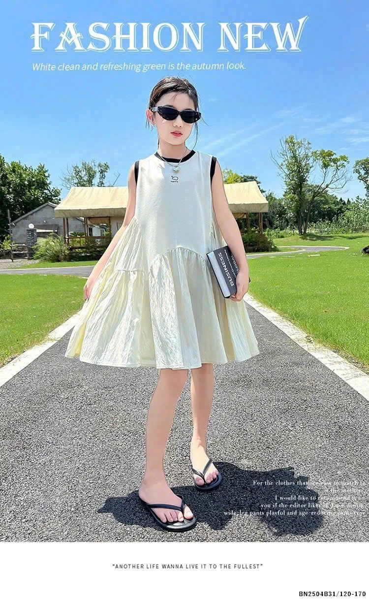 VÁY SUÔNG XOÈ SÁT NÁCH BÉ GÁI