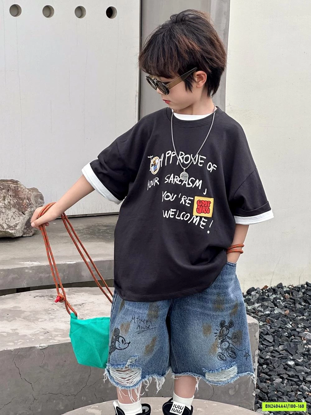 ÁO THUN ĐEN IN CHỮ TRẮNG AFTE