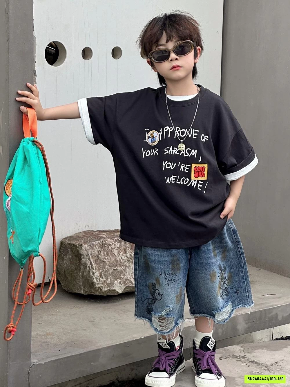 ÁO THUN ĐEN IN CHỮ TRẮNG AFTE