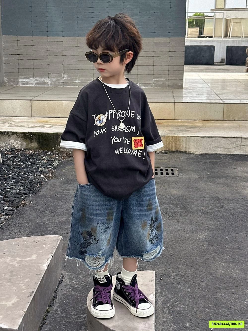 ÁO THUN ĐEN IN CHỮ TRẮNG AFTE