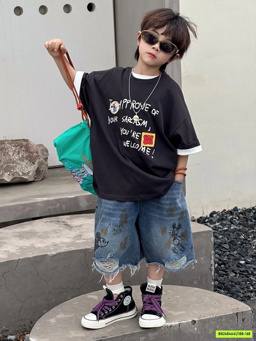 ÁO THUN ĐEN IN CHỮ TRẮNG AFTE