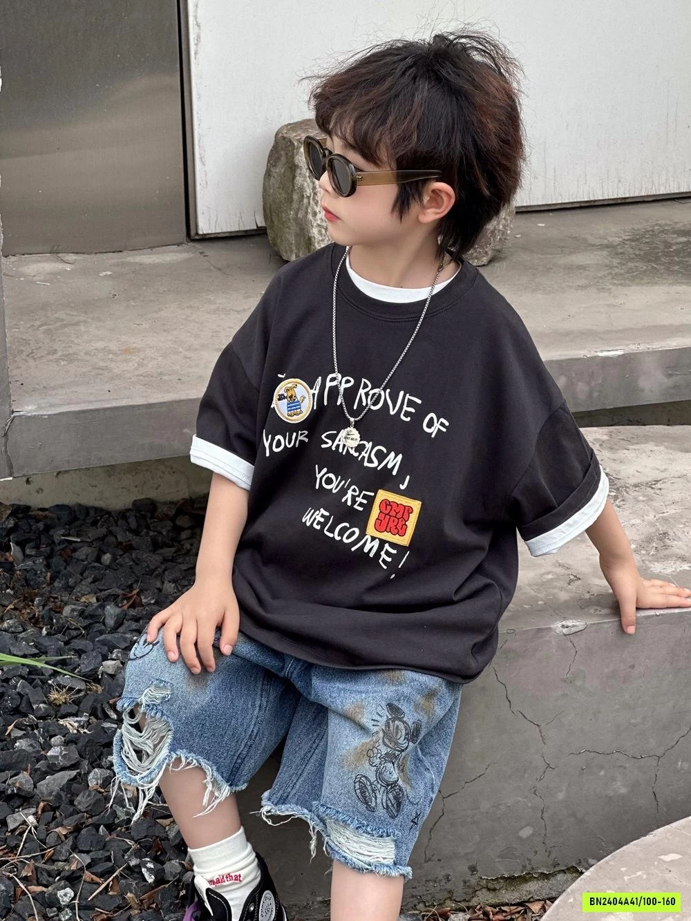 ÁO THUN ĐEN IN CHỮ TRẮNG AFTE