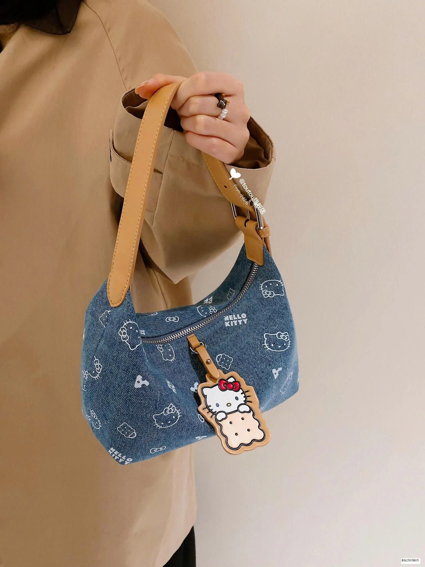 TÚI XÁCH ĐEO VAI KITTY