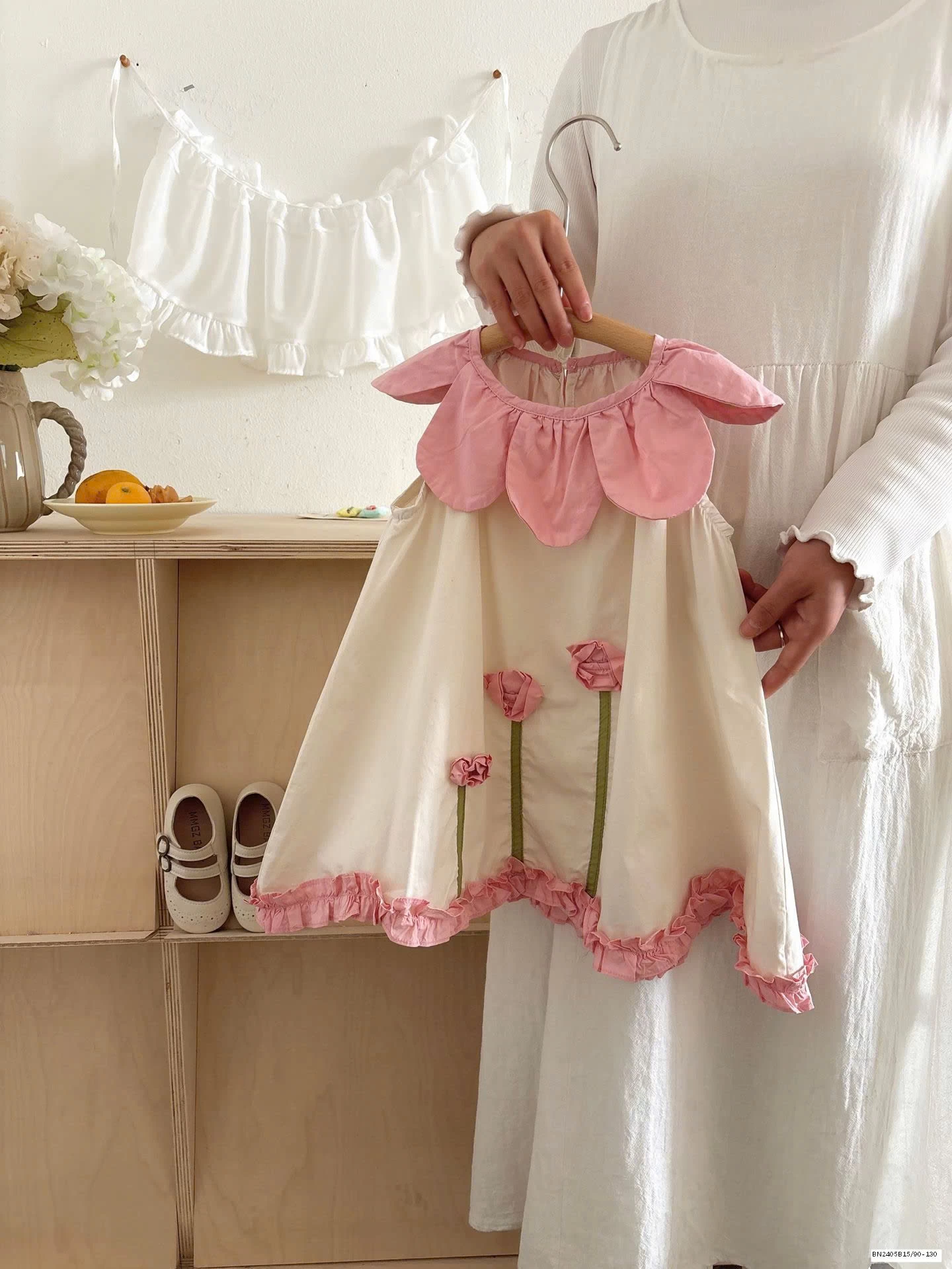 ĐẦM 3 BÔNG HOA CỔ SEN