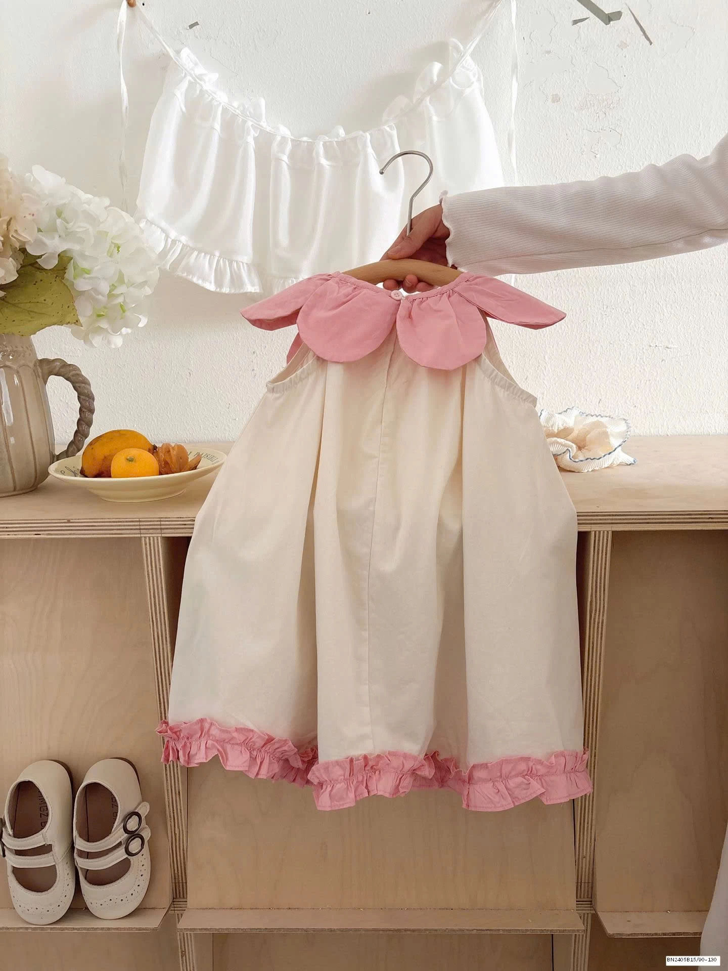 ĐẦM 3 BÔNG HOA CỔ SEN