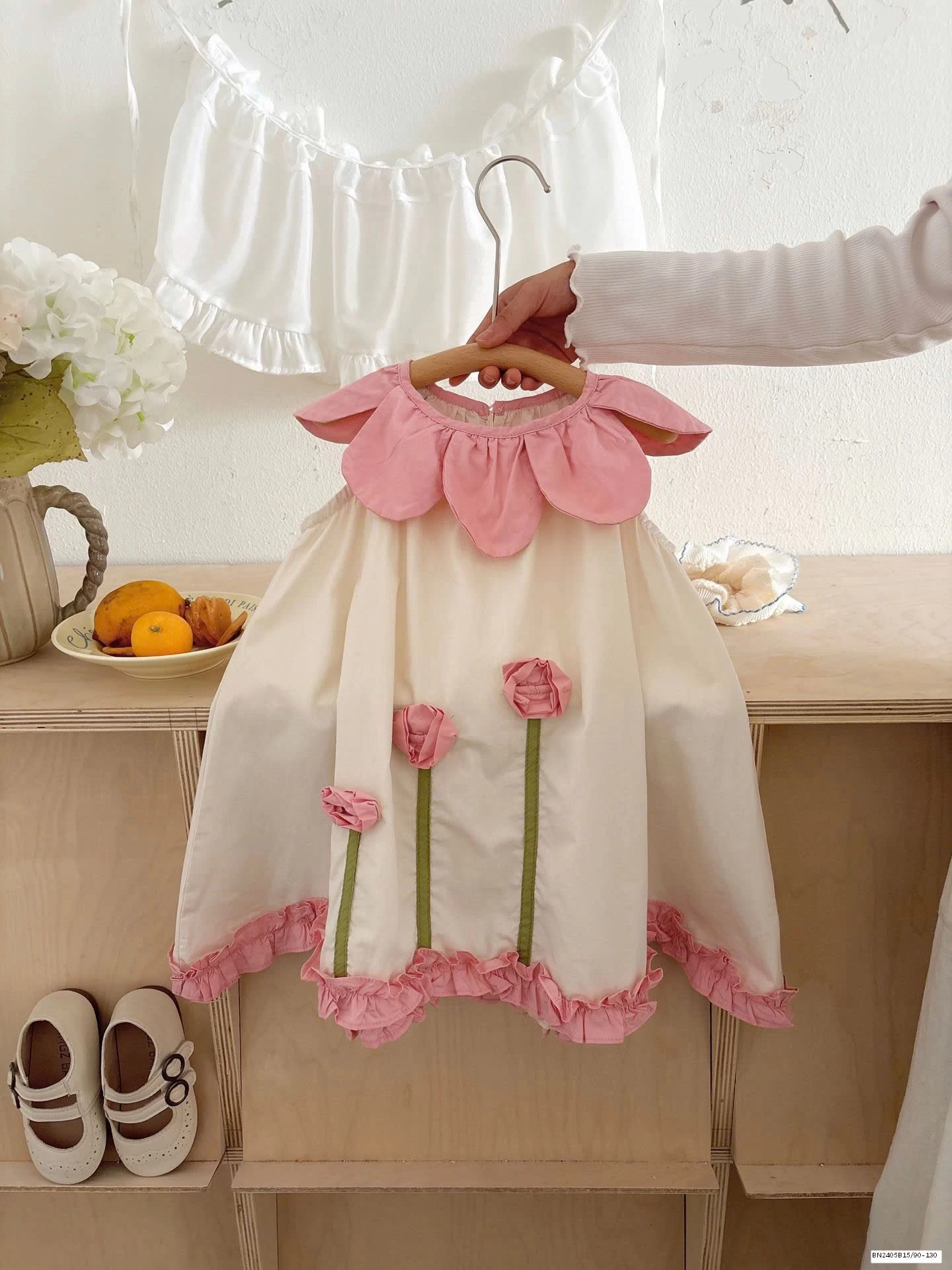 ĐẦM 3 BÔNG HOA CỔ SEN