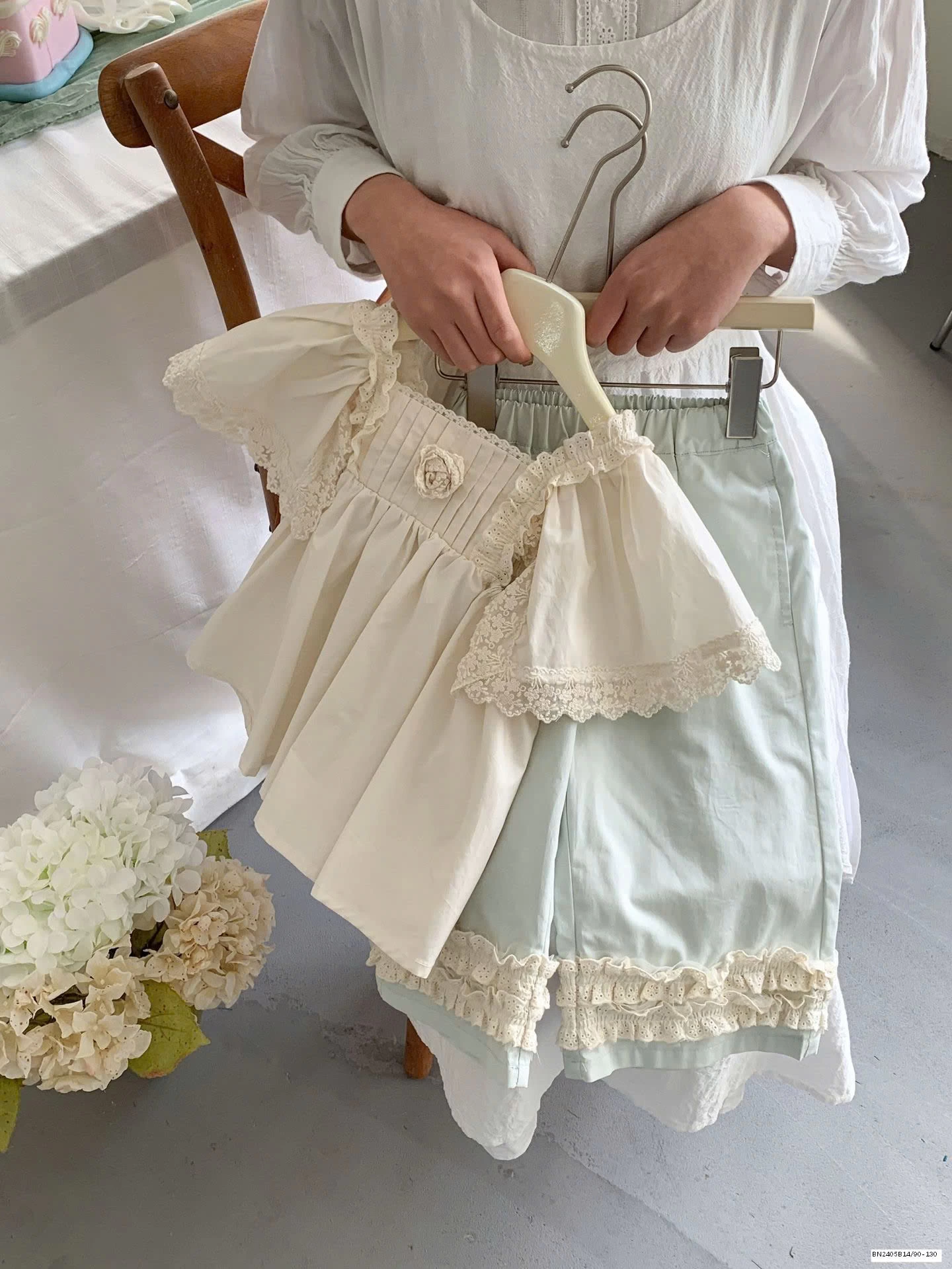 SET ÁO BBD HOA NỔI MIX QUẦN ỐNG RỘNG BG